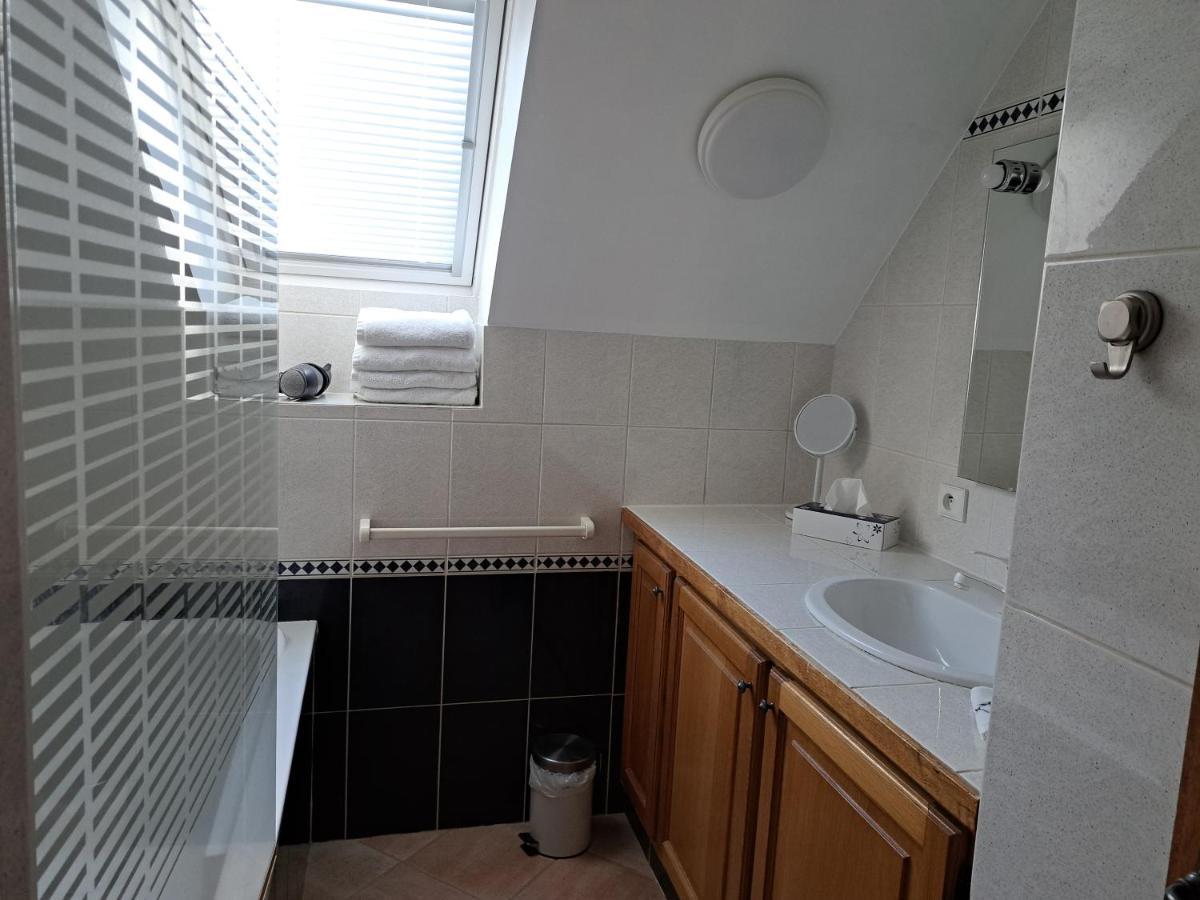 Au Chat Perche Espace Familial Mareil-sur-Mauldre Extérieur photo